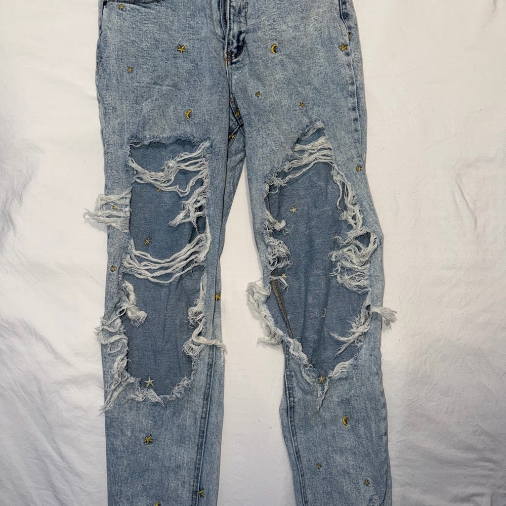 Embroidered Tinseltown mom jeans